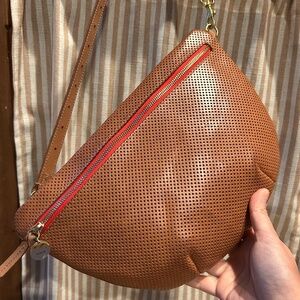 Clare V. Cuoio Perf Grande Fanny